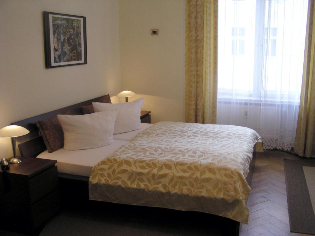 Hotel Pension Senta Berlim Quarto foto